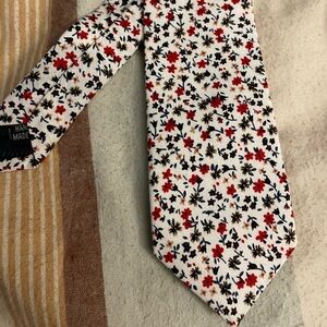 Parquet neck tie floral pattern